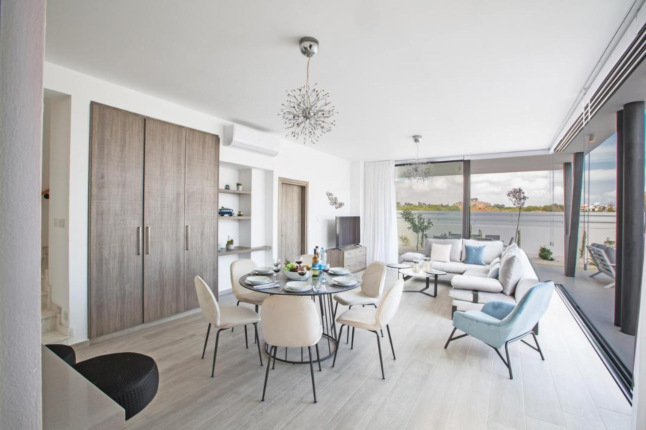 Colour Residences Протарас Екстериор снимка