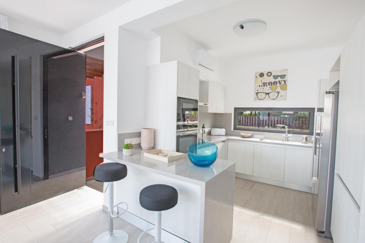 Colour Residences Протарас Екстериор снимка