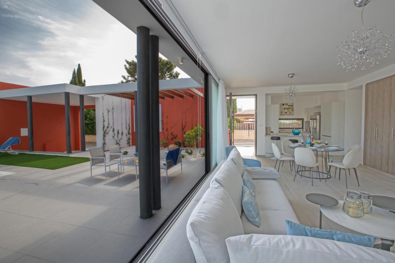 Colour Residences Протарас Екстериор снимка