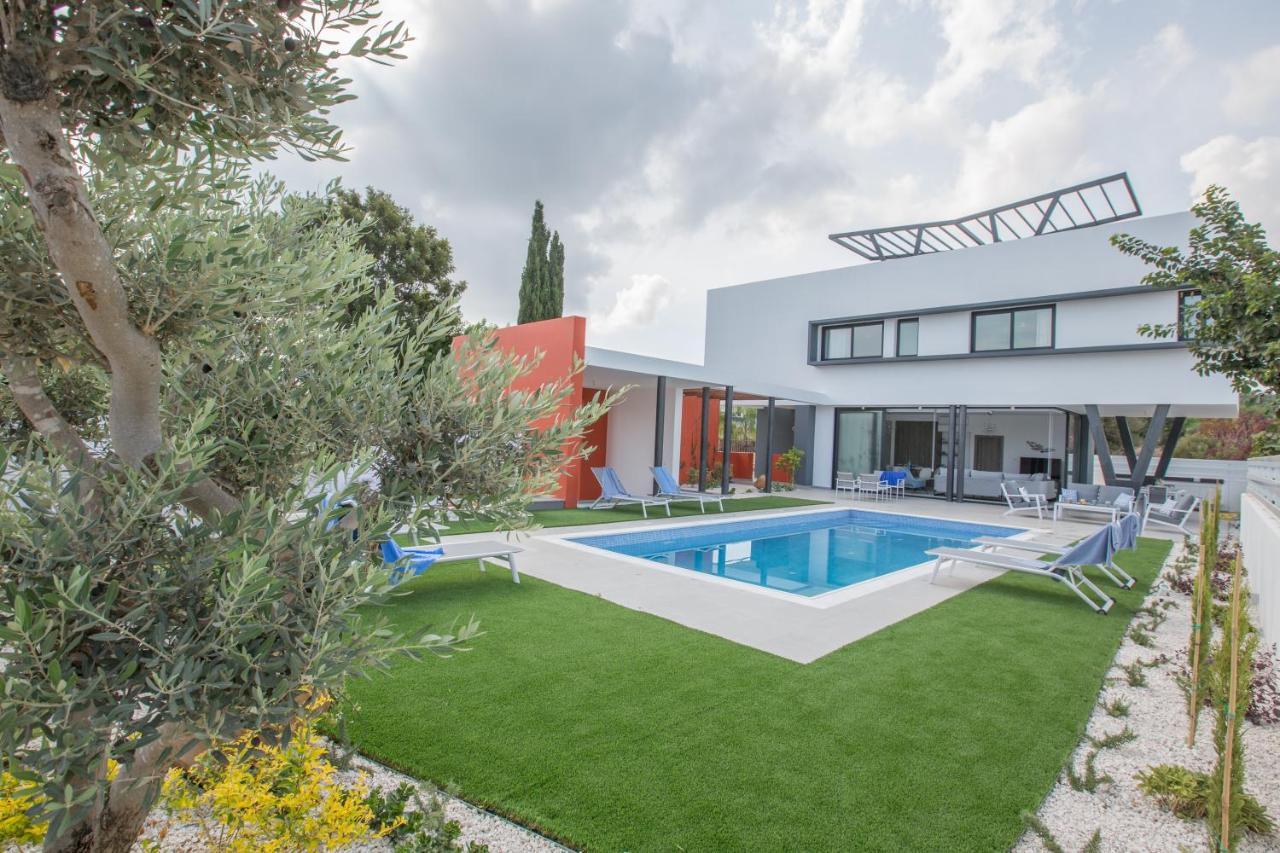 Colour Residences Протарас Екстериор снимка