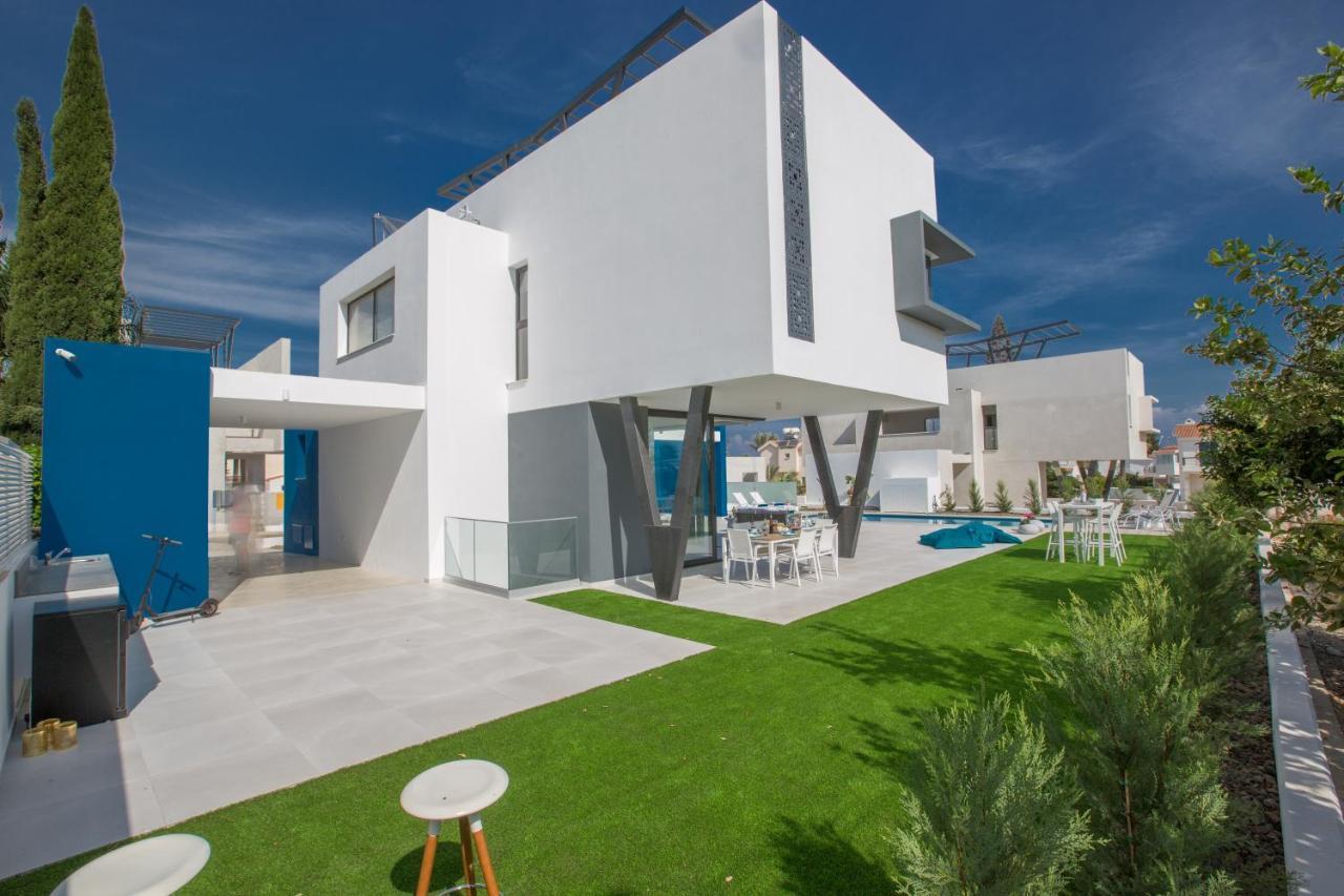 Colour Residences Протарас Екстериор снимка