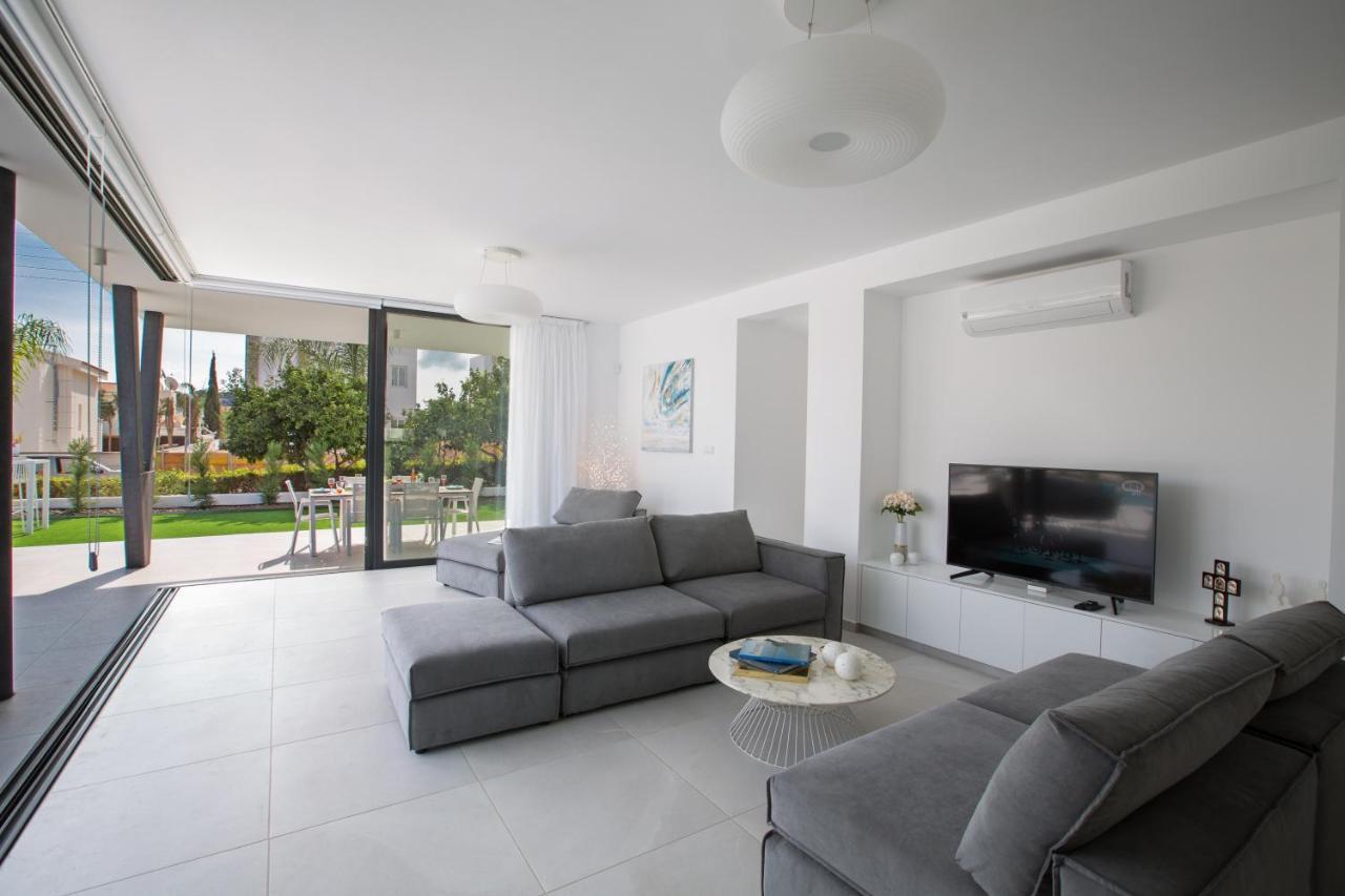 Colour Residences Протарас Екстериор снимка