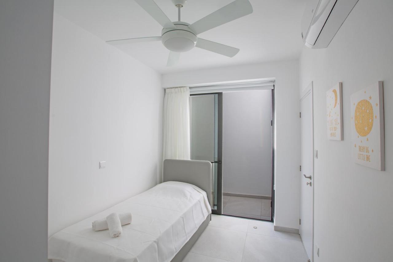 Colour Residences Протарас Екстериор снимка