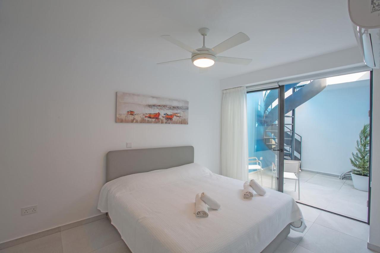 Colour Residences Протарас Екстериор снимка