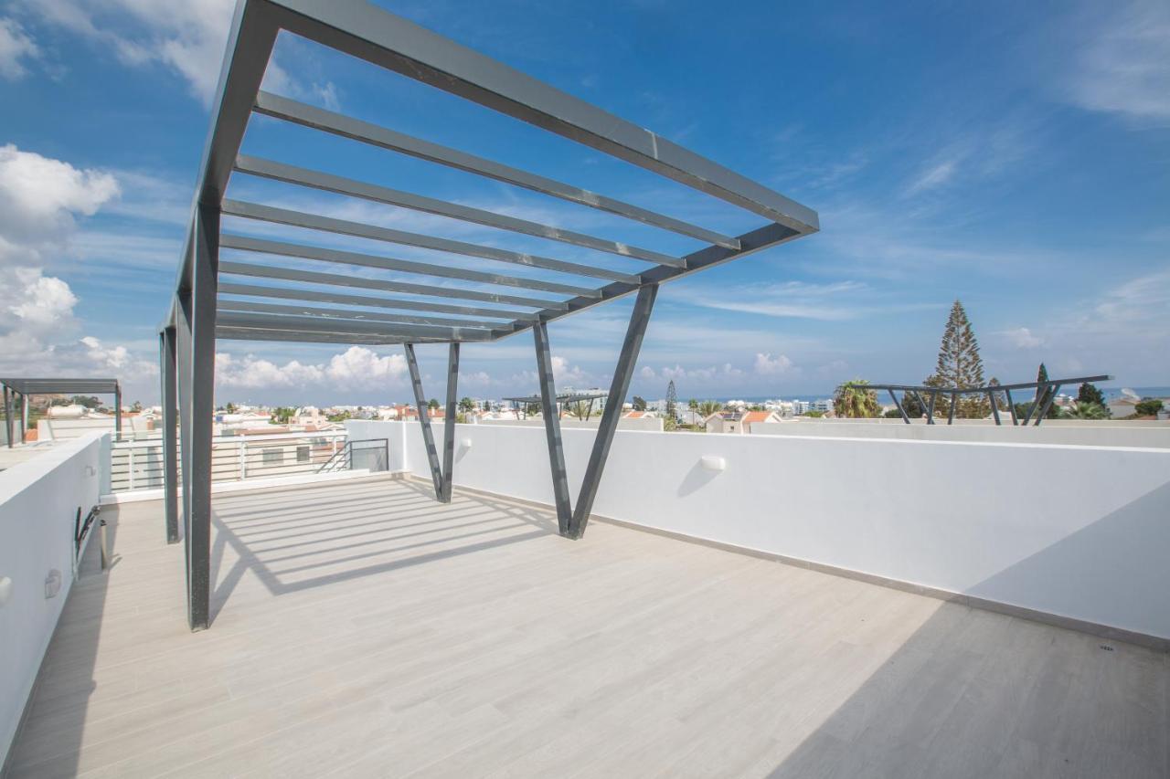 Colour Residences Протарас Екстериор снимка